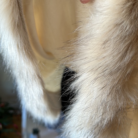 PIA ROSSINI beige poncho with faux fur trim one size - Picture 8 of 14